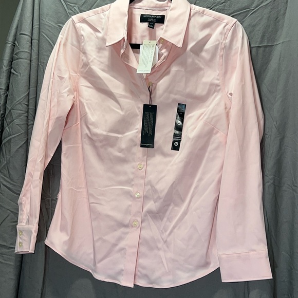 BANANA REPUBLIC NWT Women’s Non-iron Tailored Fit Shirt Button Up Pink - Picture 1 of 1